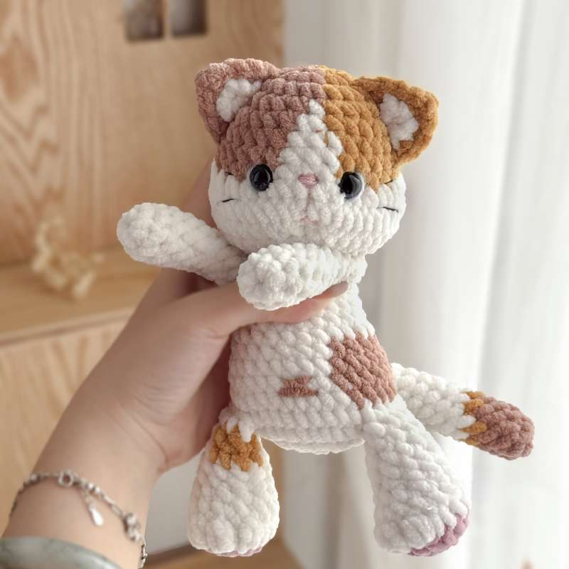 amigurumi crochet calico cat plushie