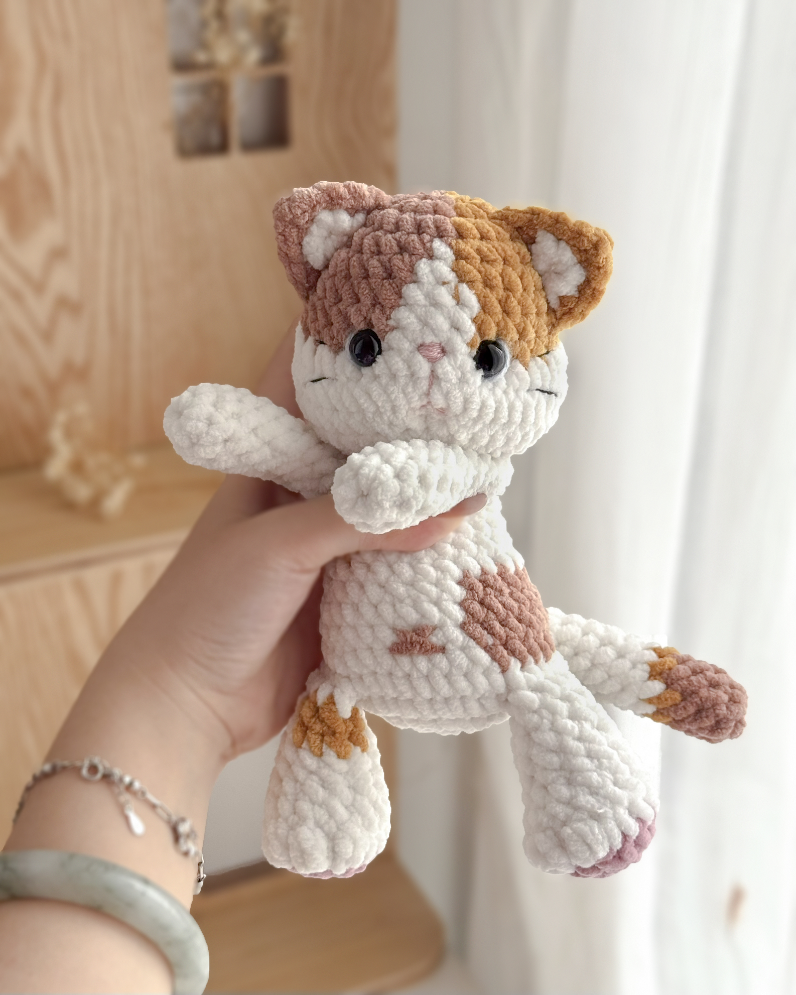amigurumi crochet calico cat plushie