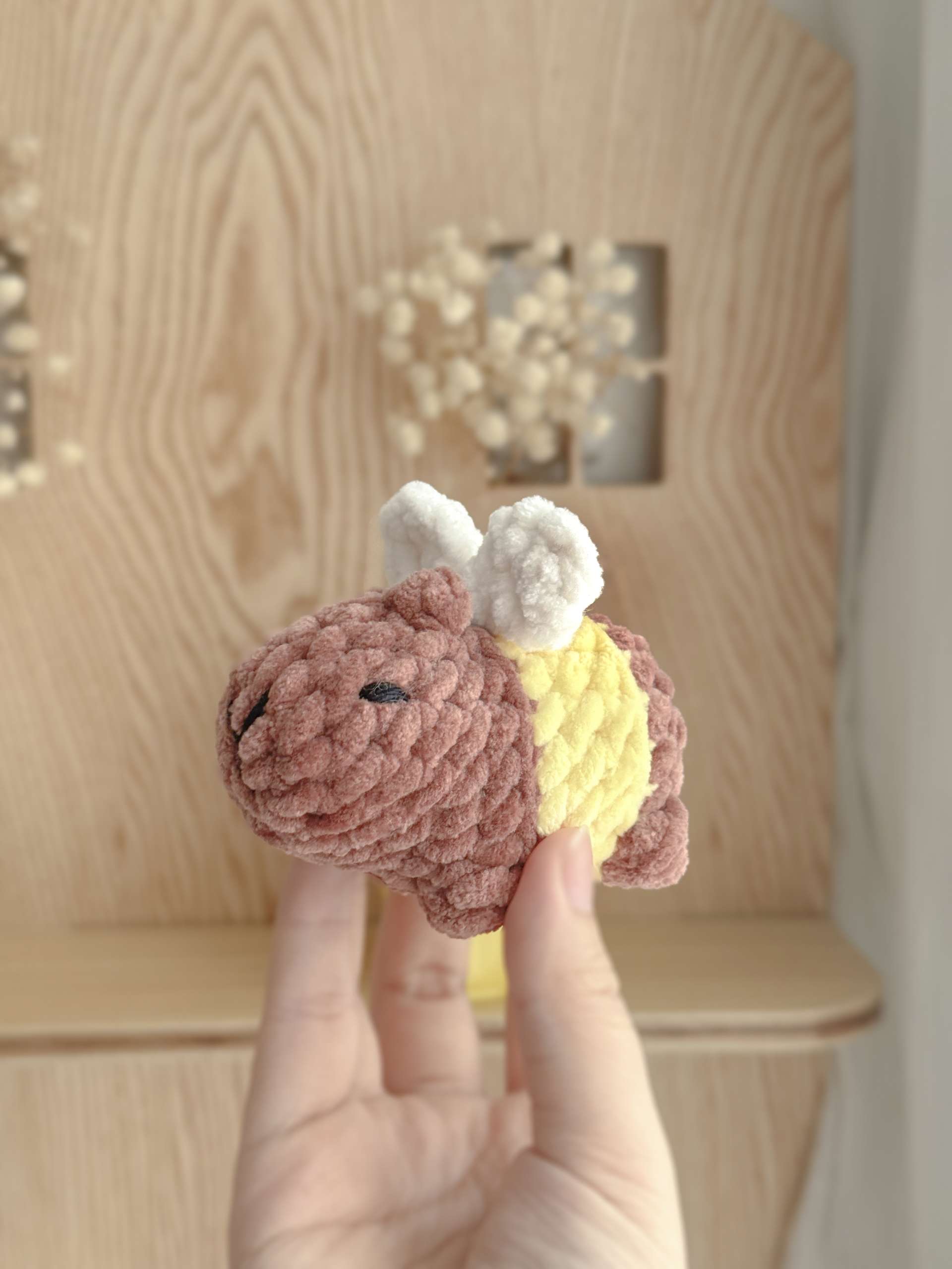 English No-sew Capbeebara Crochet Pattern - Image 2